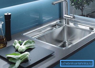 Neat and stylish design - a distinctive feature of metal sinks. Neat and stylish design - a distinctive feature of metal sinks.