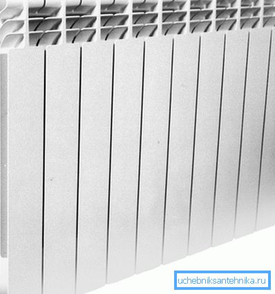 The aluminum radiator is in the lead thanks to high heat conductivity and the developed fins. The aluminum radiator is in the lead thanks to high heat conductivity and the developed fins.