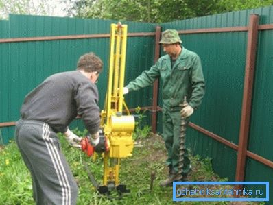 Automated drilling of a tubular well