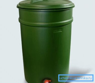 Tank with the crane for drinking water for the seasonal dacha Tank with the crane for drinking water for the seasonal dacha