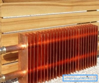 Battery made of copper tube and heat sink plates Battery made of copper tube and heat sink plates