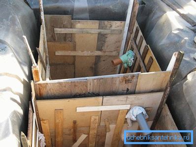 1168 Concrete formwork
