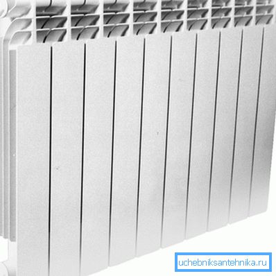 The bimetallic radiator 500 by 80 by 80 consists of a steel insert and an outer aluminum shell The bimetallic radiator 500 by 80 by 80 consists of a steel insert and an outer aluminum shell