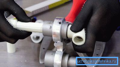 Due to the properties of the material, the installation can be handled fairly quickly.