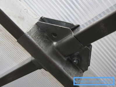 Bolt connection when assembling metal structures Bolt connection when assembling metal structures
