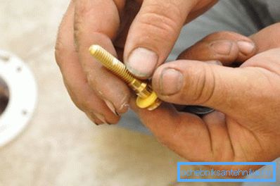 Bolts for fixing the toilet to the floor with a direct release