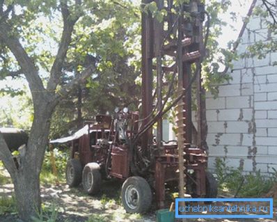 Drilling rig in action Drilling rig in action