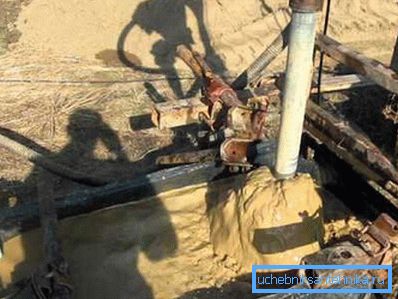 Drilling mud can seriously contaminate the site. Drilling mud can seriously contaminate the site.