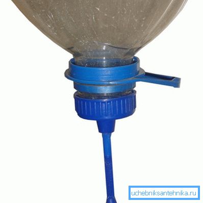 The bottle can be equipped with a factory dispenser.