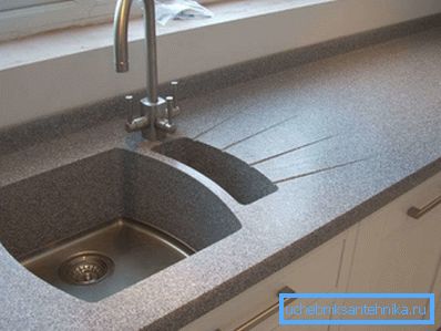 Bowl poured into the countertop. Bowl poured into the countertop.