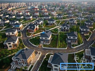 A private suburb is a logical extension for a big city. A private suburb is a logical extension for a big city.