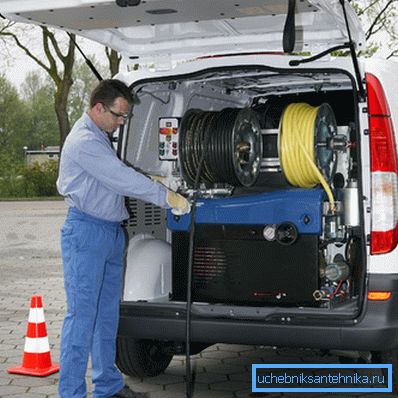 Water pressure cleaning is used in various fields. Water pressure cleaning is used in various fields.