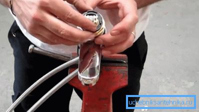 What to do when the faucet broke in the kitchen What to do when the faucet broke in the kitchen