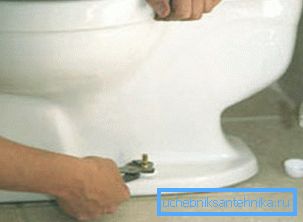 To remove the bowl, you need to unscrew the bolts. To remove the bowl, you need to unscrew the bolts.