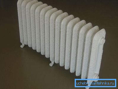 The cast-iron radiator on 15 sections will allow not to be afraid even of the most severe frosts