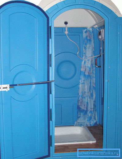 Country or building shower is necessary to ensure hygiene in places where difficulties arise Country or building shower is necessary to ensure hygiene in places where difficulties arise