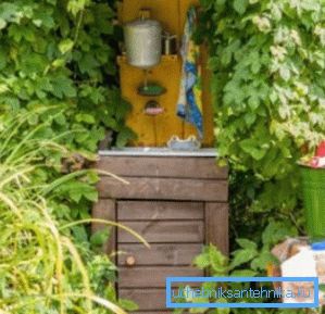 Even using the most common washstand you can creatively and conveniently equip a place for hygienic procedures. Even using the most common washstand you can creatively and conveniently equip a place for hygienic procedures.