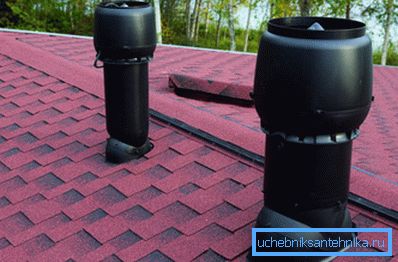 The deflector is equipped with both ventilation pipes. The deflector is equipped with both ventilation pipes.