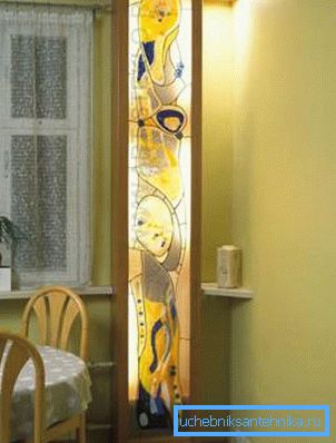 Heating pipe decor with stained glass
