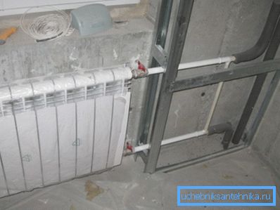 Decorative box for heating pipes of galvanized profile