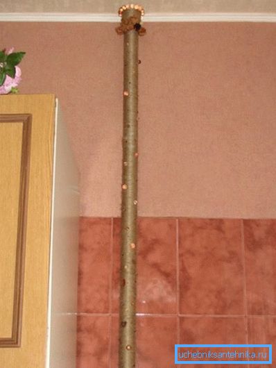 Decorating the heating pipe in the kitchen