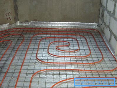 We make a warm floor in the apartment from the central heating We make a warm floor in the apartment from the central heating
