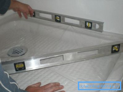 The process of aligning the bowl relative to the horizontal is demonstrated. The process of aligning the bowl relative to the horizontal is demonstrated.