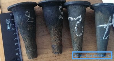 Dismantled nozzles. Dismantled nozzles.