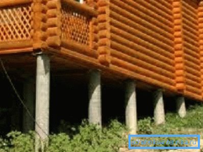 Wooden house creates a relatively small load on the base. Wooden house creates a relatively small load on the base.