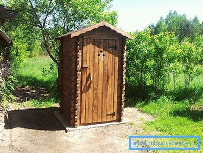 Toilet from the boards Toilet from the boards