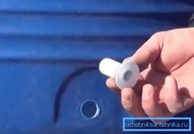 The diameter of the hole must exactly match the diameter of the nozzle. The diameter of the hole must exactly match the diameter of the nozzle.