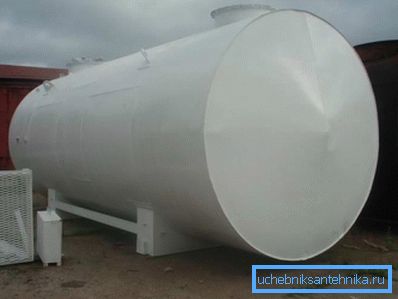 For storage of diesel fuel, you need a fairly roomy tank. For storage of diesel fuel, you need a fairly roomy tank.