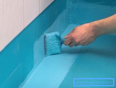 We recommend the use of styrene-butadiene water mastic to insulate the screed before laying the tile. We recommend the use of styrene-butadiene water mastic to insulate the screed before laying the tile.