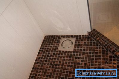 For cabins without a pallet use a shower drain in the floor. For cabins without a pallet use a shower drain in the floor.