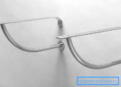 Brackets are used for wall mounting. Brackets are used for wall mounting.