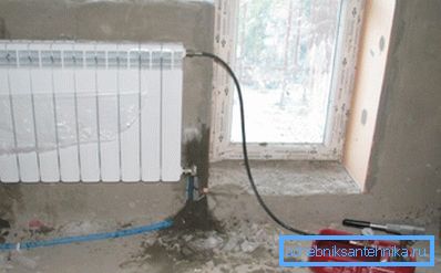 For pressure testing using a hand pump with a pressure gauge. For pressure testing using a hand pump with a pressure gauge.