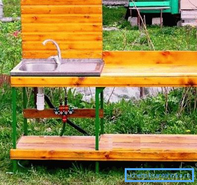 For dishes in the country suitable combination of wood and metal frame For dishes in the country suitable combination of wood and metal frame