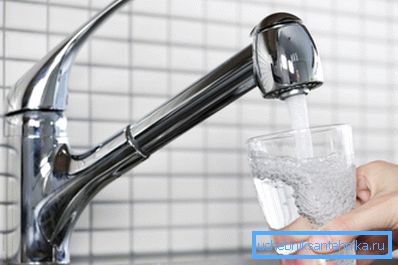 A sufficient amount of H2O must be provided to create comfortable living conditions. A sufficient amount of H2O must be provided to create comfortable living conditions.