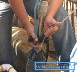 We take out the submersible pump.