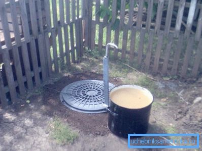 Quite often, an additional crane is brought above the well, but this should be done only when a hydraulic accumulator is installed in front of it. Quite often, an additional crane is brought above the well, but this should be done only when a hydraulic accumulator is installed in front of it.