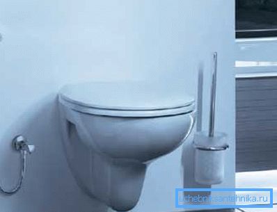 The shower bidet in the toilet allows you to save space The shower bidet in the toilet allows you to save space
