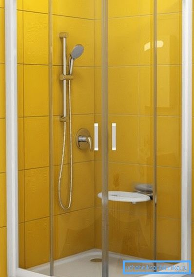 Shower corner 100x100 cm equipped with a seat Shower corner 100x100 cm equipped with a seat