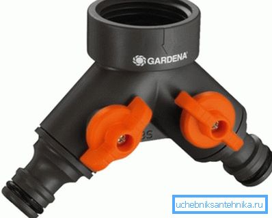 The two-channel distributor of technical water with a carving under a pipe 3/4. The two-channel distributor of technical water with a carving under a pipe 3/4.