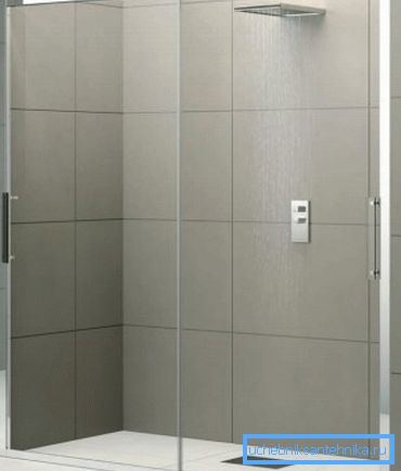 Two-section sliding doors to the shower niche Two-section sliding doors to the shower niche