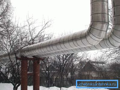 Effective thermal insulation of pipes reduces the cost of heating apartments