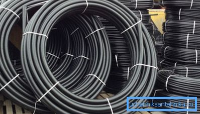 The elasticity of polyethylene allows to supply pipes in coils. The elasticity of polyethylene allows to supply pipes in coils.