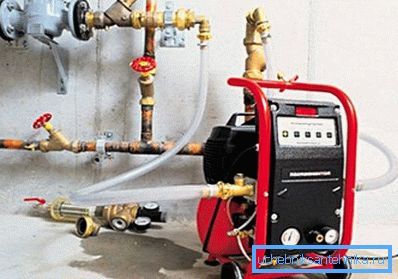 Electric pump is able to pump a long chain of pipes on a large object. Electric pump is able to pump a long chain of pipes on a large object.