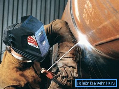 Manual electric arc welding