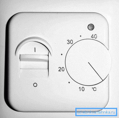 Electromechanical thermostat. Electromechanical thermostat.