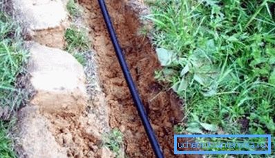 If the depth of the trench under the plumbing is small, then use it in the winter without special heating equipment is unlikely to work If the depth of the trench under the plumbing is small, then use it in the winter without special heating equipment is unlikely to work